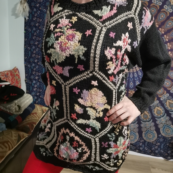 Vintage Knit Floral Sweater - Picture 4 of 6